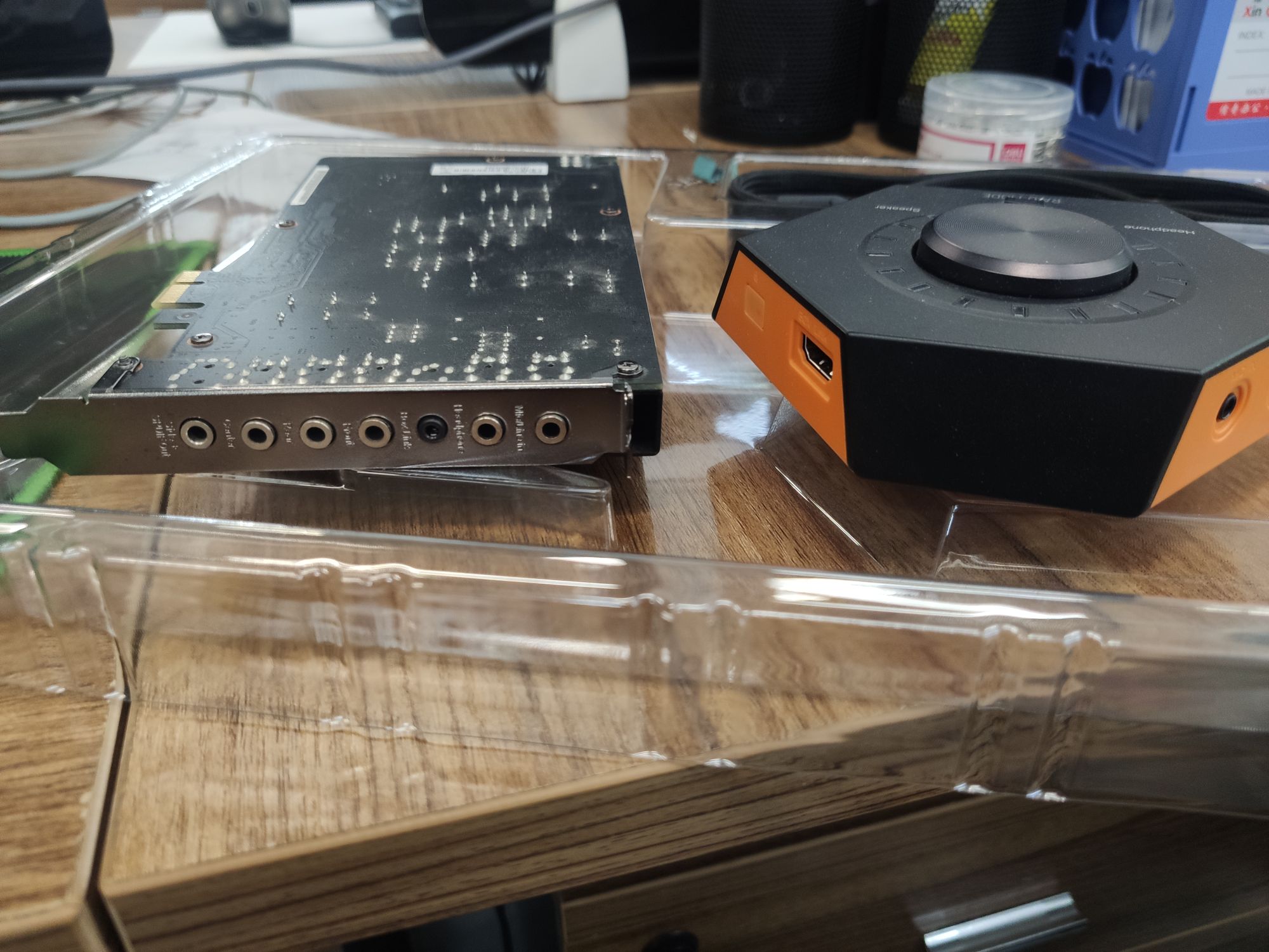 [电脑硬件]华硕猛禽声卡 strix raid dlx大师版 7.