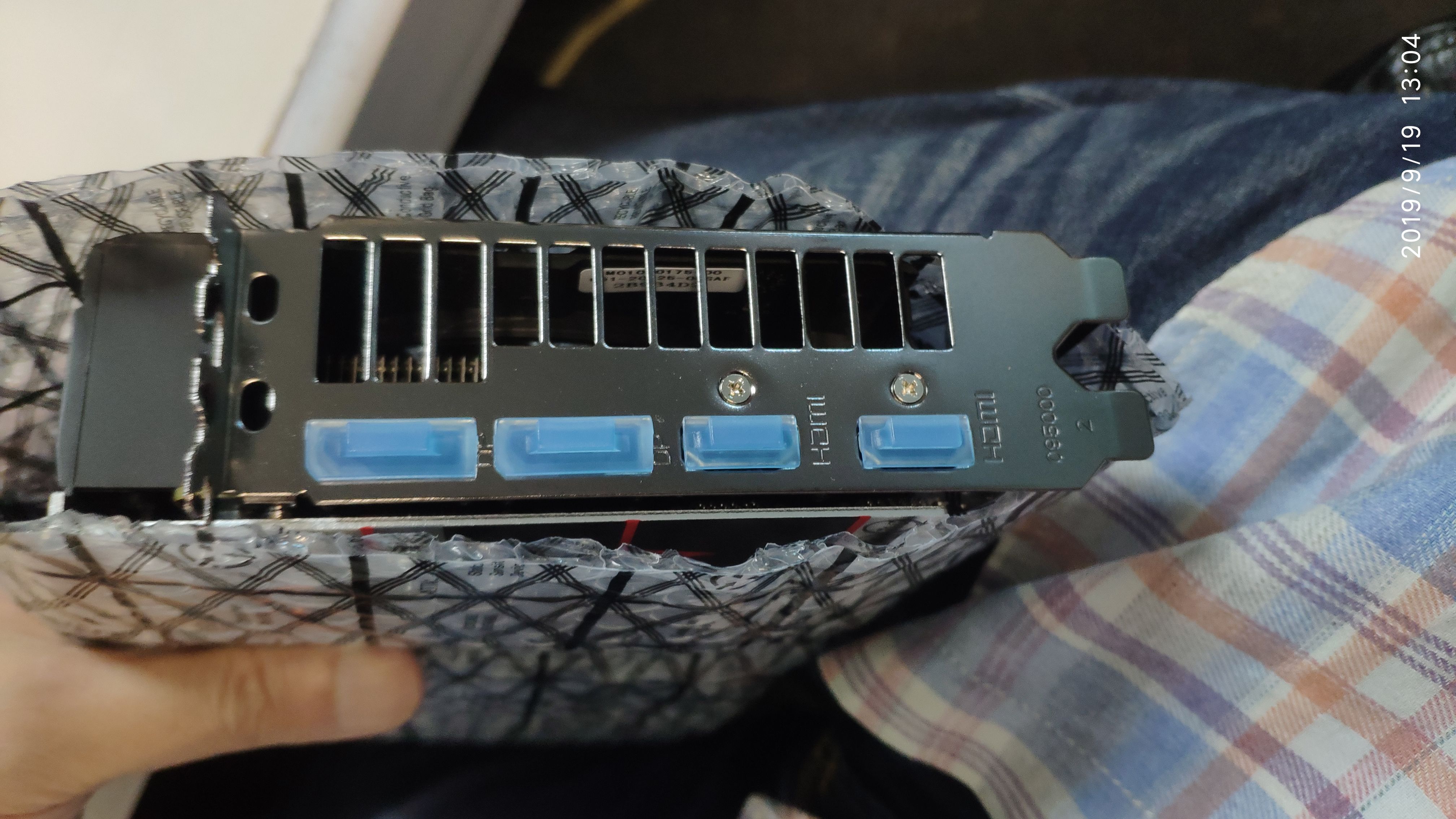 [硬件求助] 最新批次的蓝宝石rx580 8g oc白金版取消了dvi接口吗