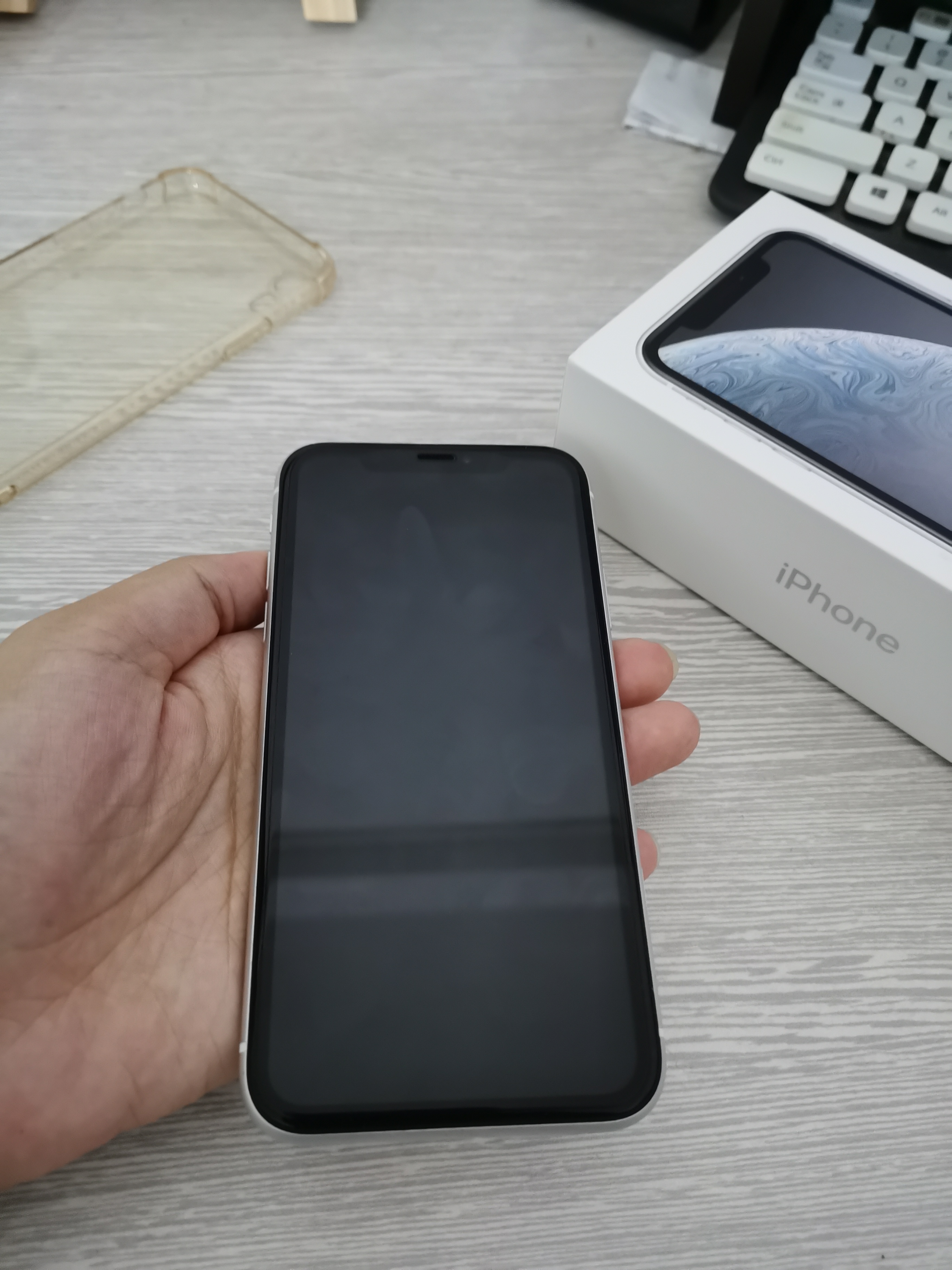 手机平板出一台64g白色iphonexr暂出