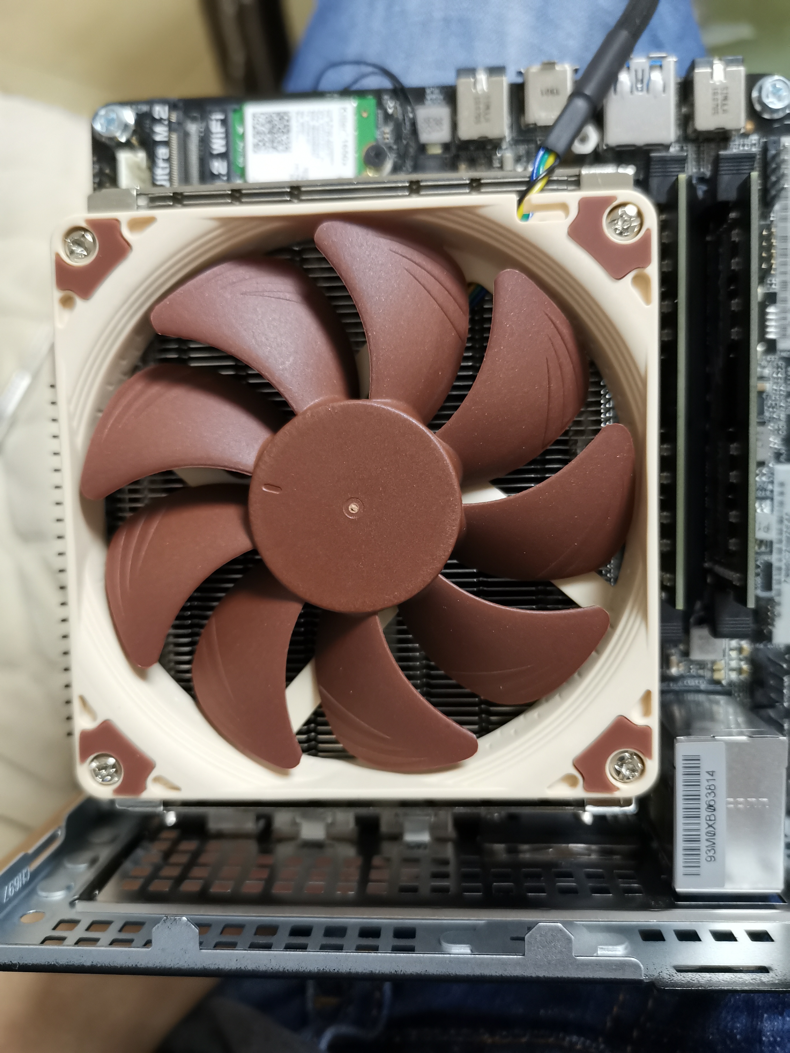 deskmini a300配3400g装机