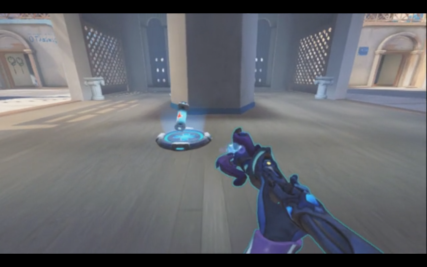 讨论伊里奥斯灯塔的的血包没有居中对齐强迫症巨难受