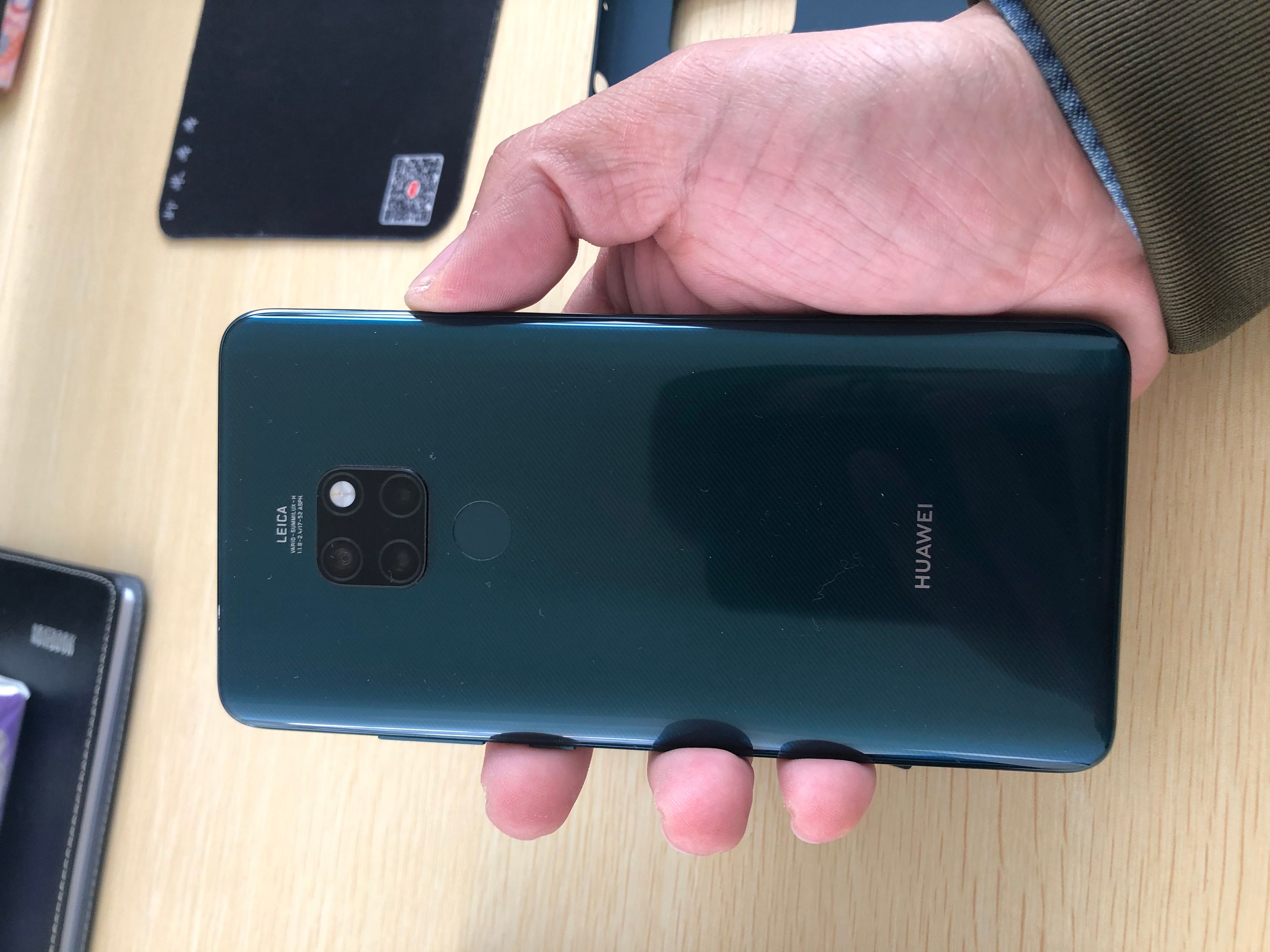 手机平板华为mate20664g翡冷翠和surfacepro3i54128平板双丐版