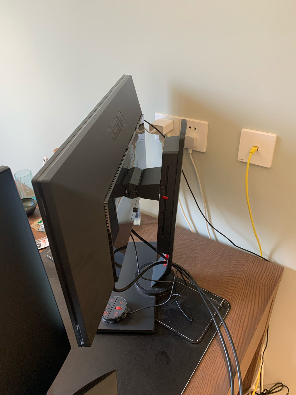 [电脑硬件]1100元出自用卓威xl2430 144吃鸡显示器