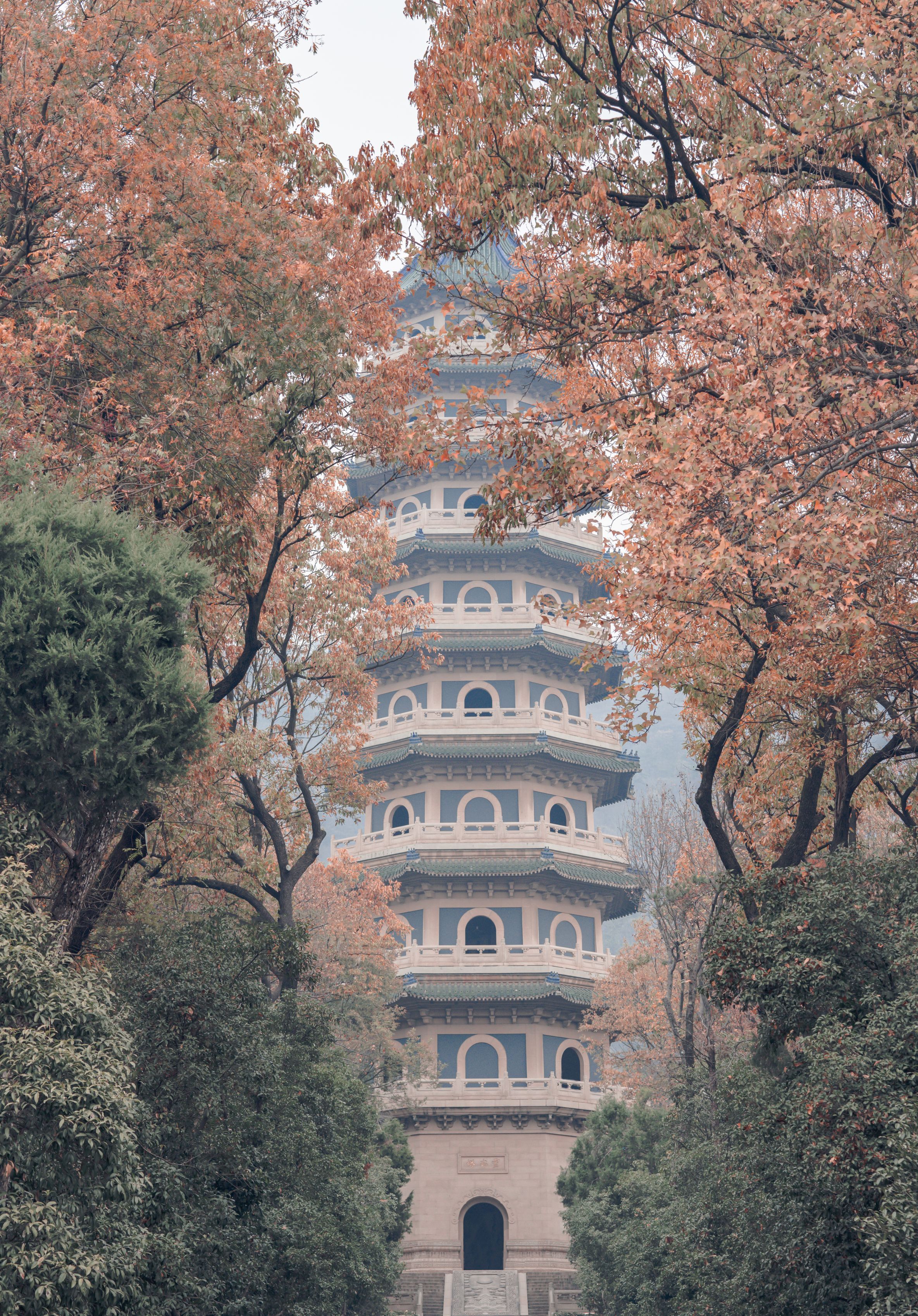 南京灵谷寺,阴天警告