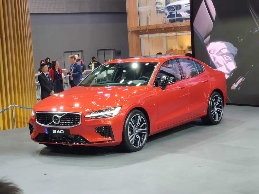 预售2873999万全新沃尔沃s60车展亮相