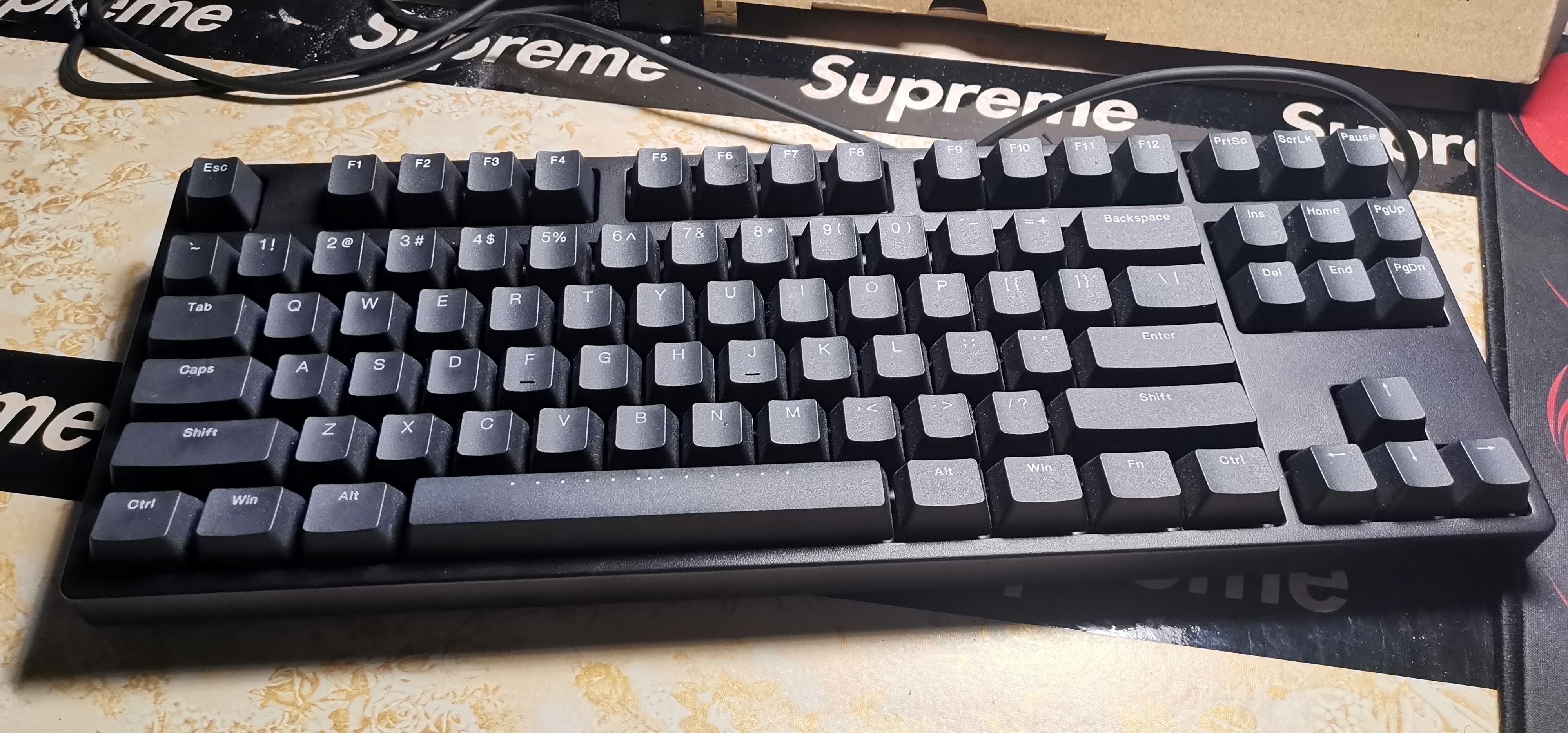 已出电脑外设ikbc键盘c87红轴