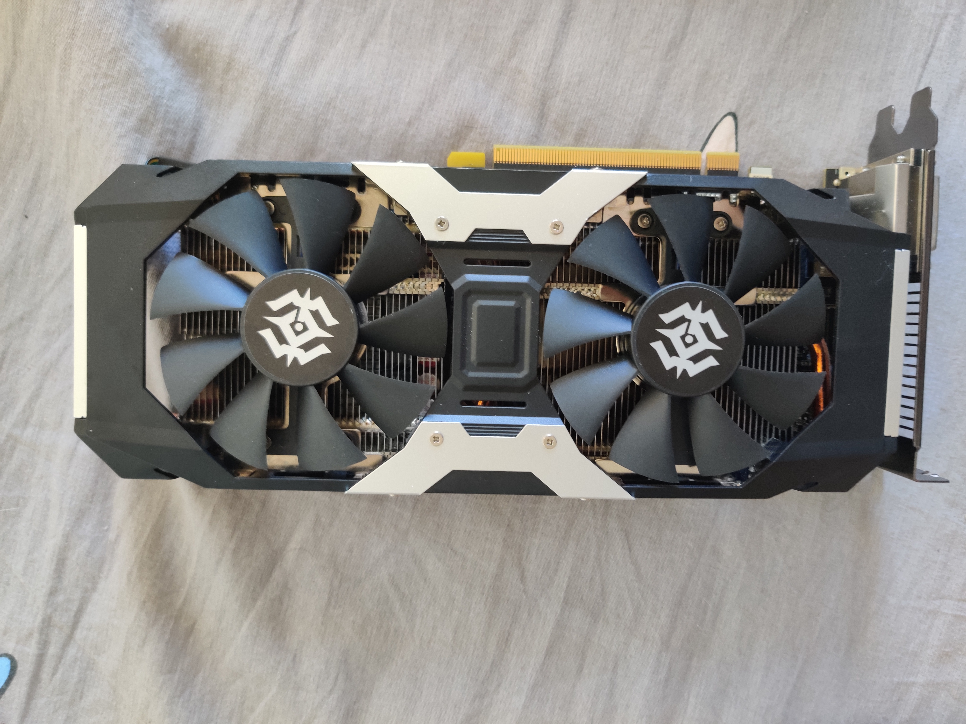 电脑硬件出一款索泰1066