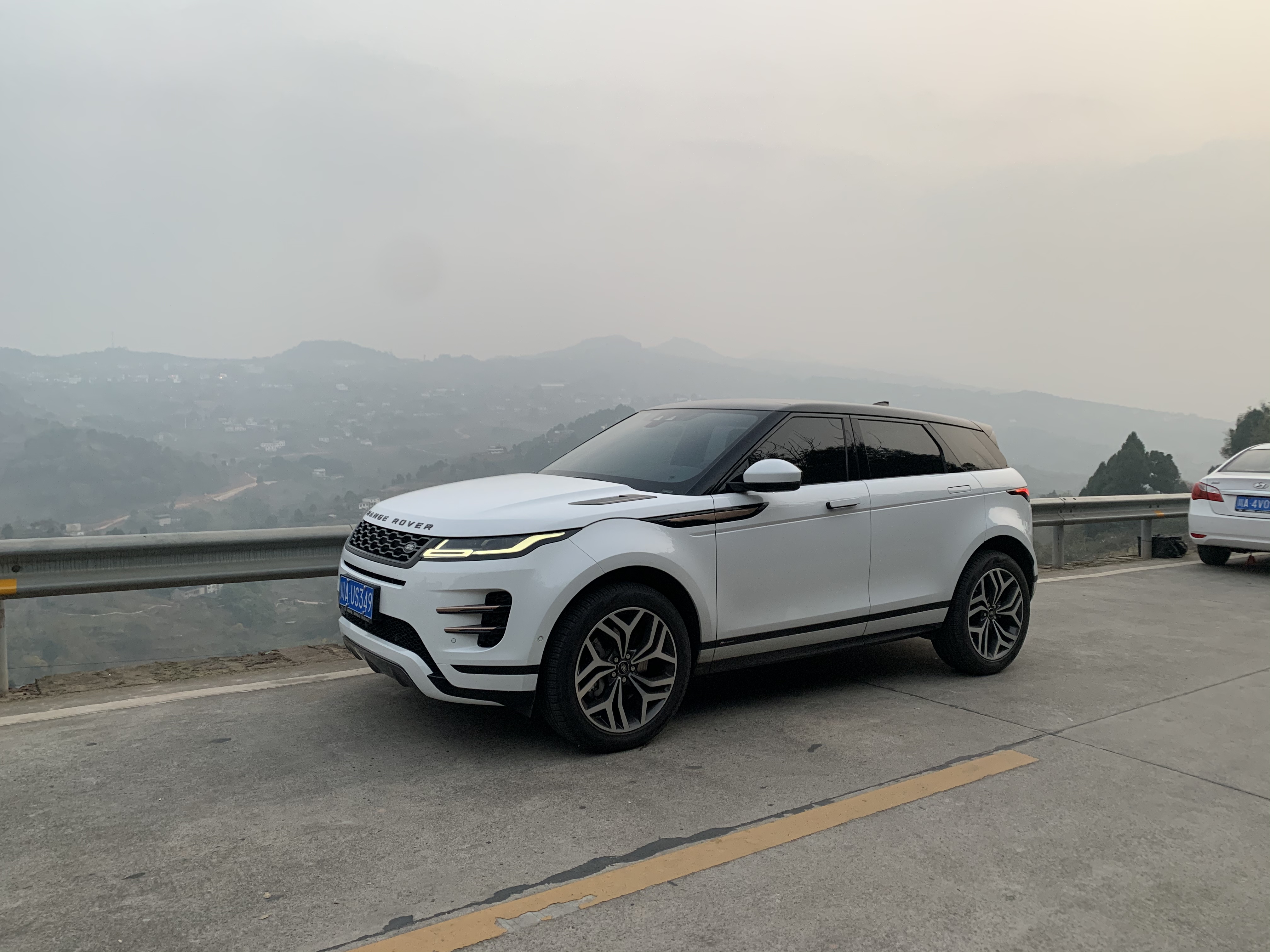 奇瑞捷豹路虎揽胜极光2020款提车作业