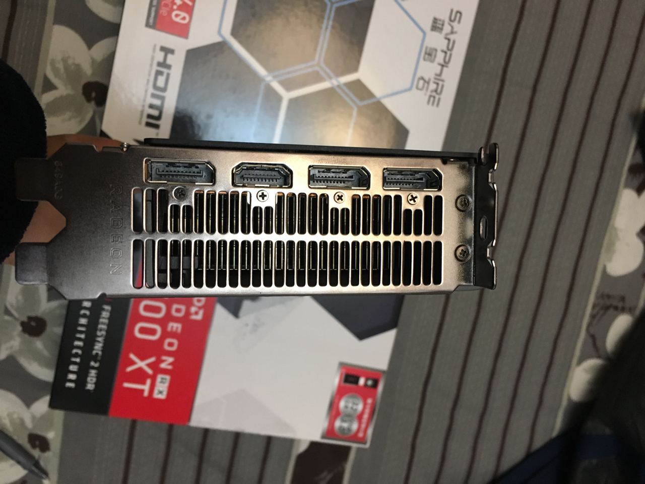 电脑硬件蓝宝石5700xt公版出掉了出给二楼了