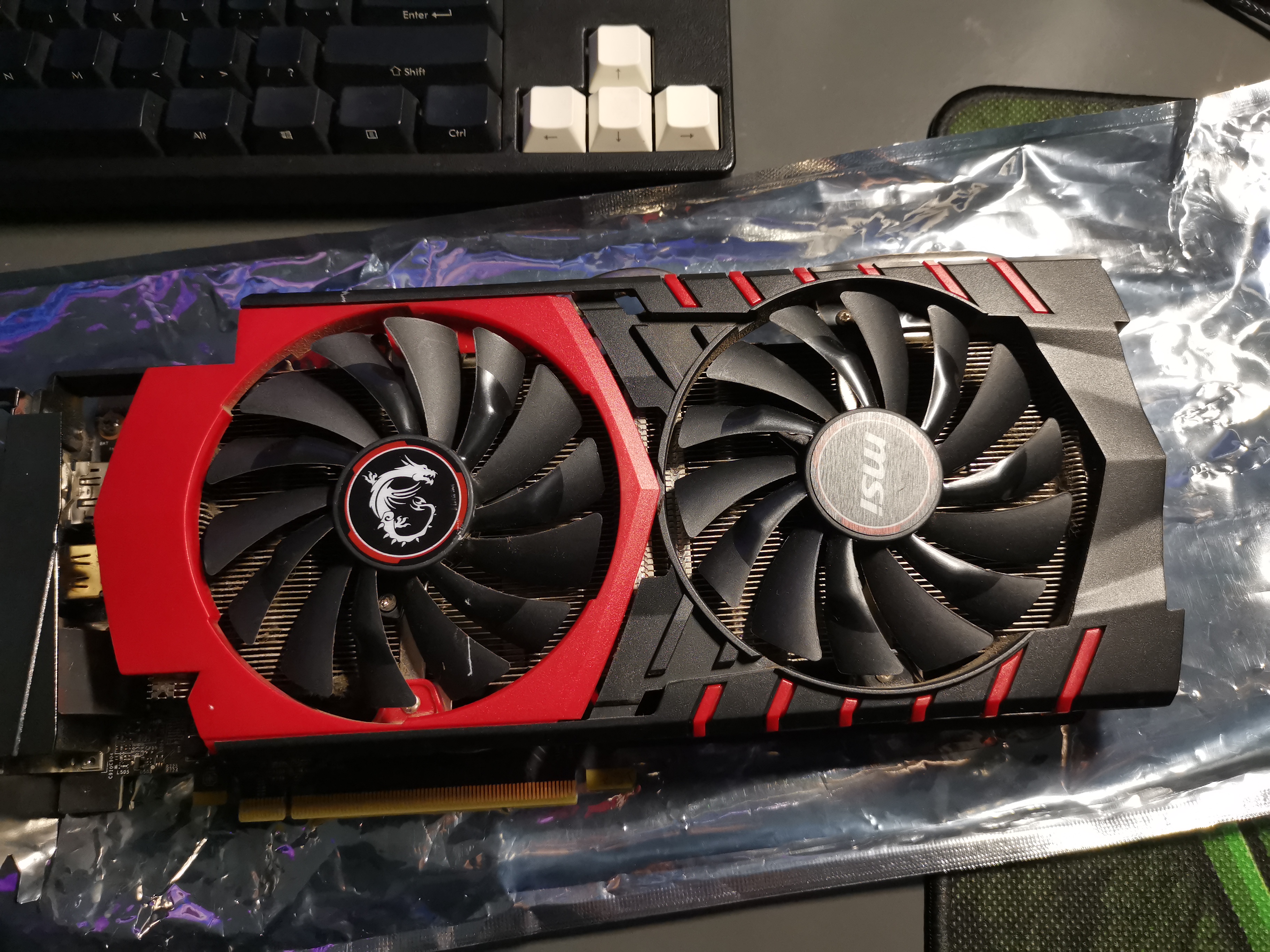 电脑硬件出两个显卡红龙gtx970r9270x买显卡送电源