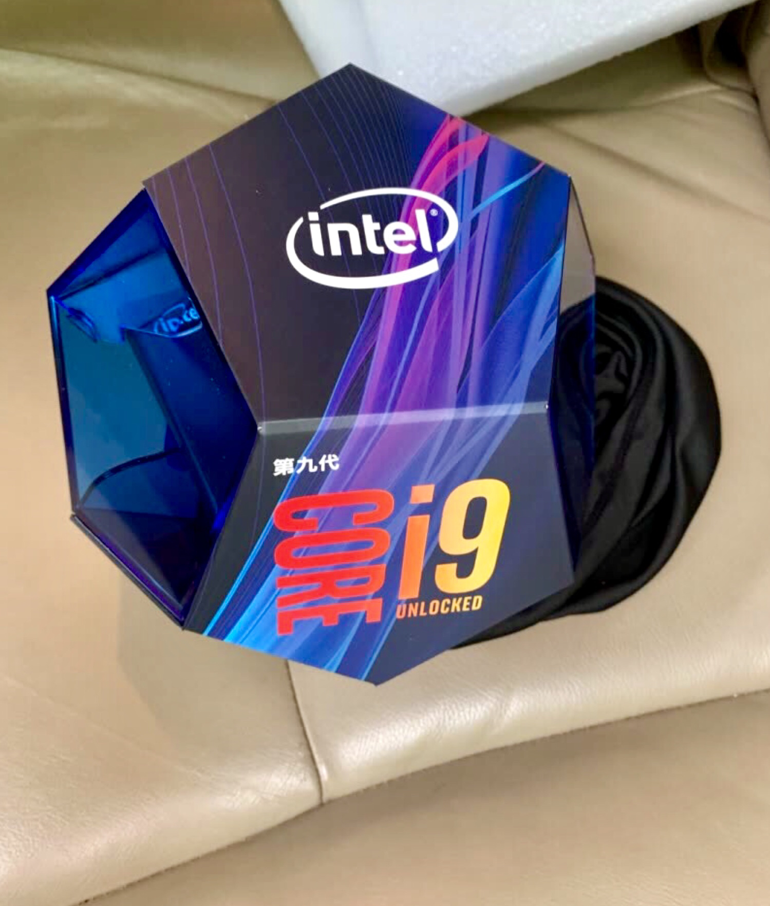 电脑硬件出全新i99900k中文盒装