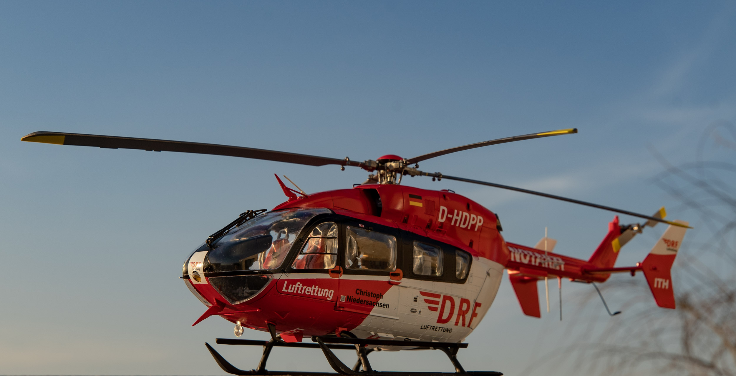 本版稀有题材revell132空客ec145医疗救援直升机