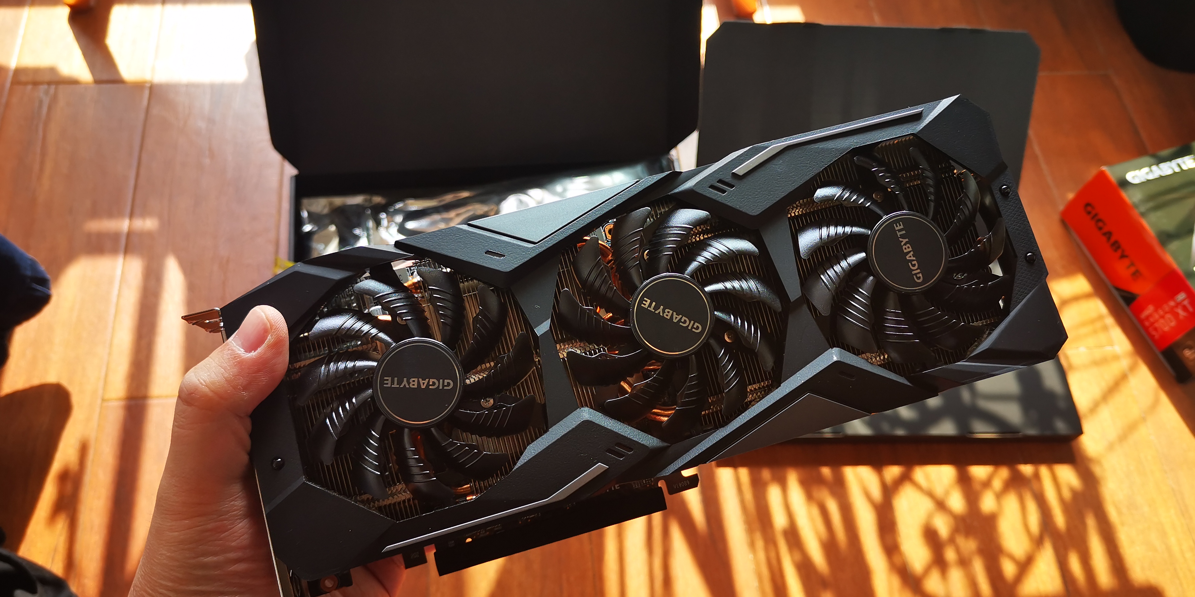 迪兰5700东哥给退了现在缺货还有同级别推荐的么入了技嘉5700xt