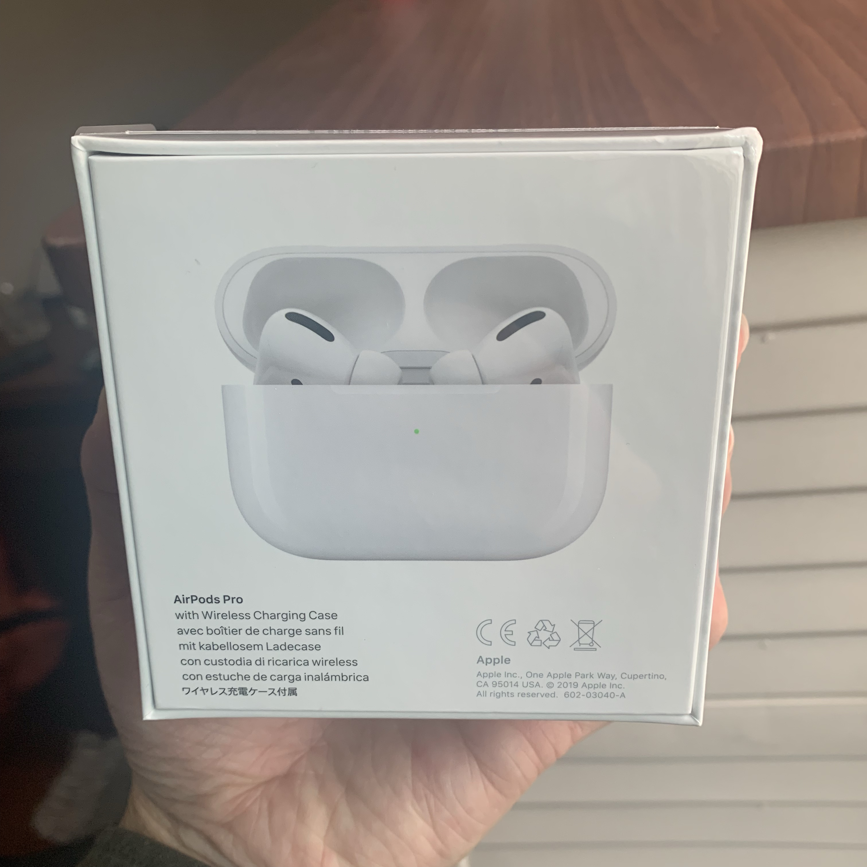 苹果airpods pro包装盒图片