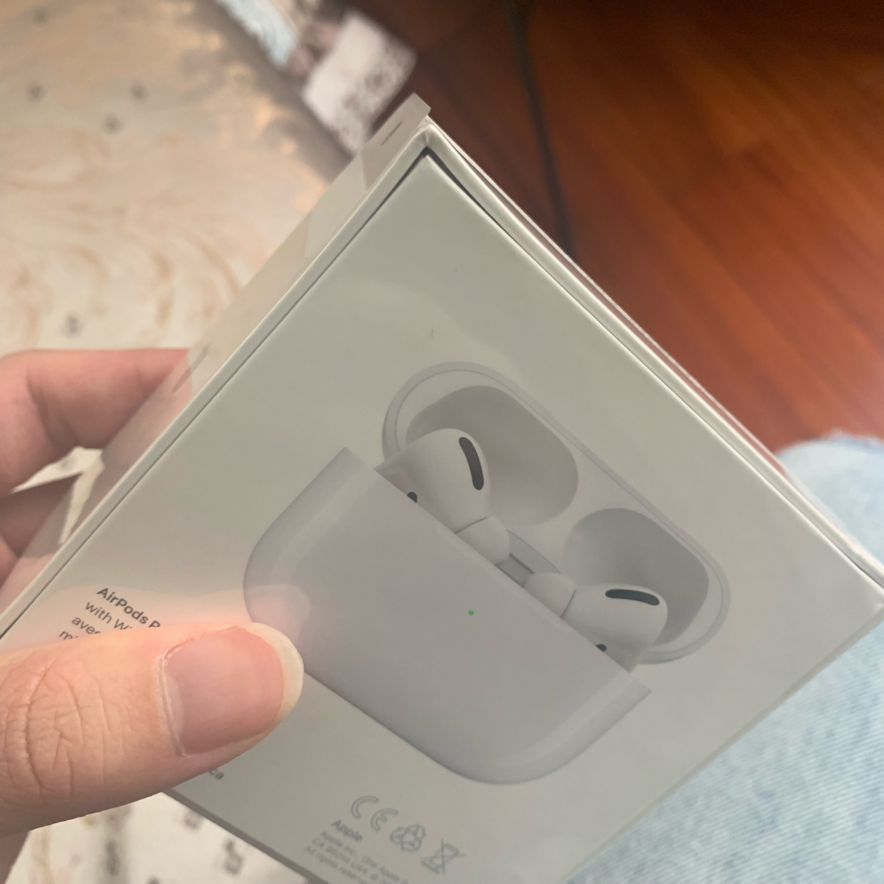 pdd1699的airpodspro到了大佬们帮我看看这盒子