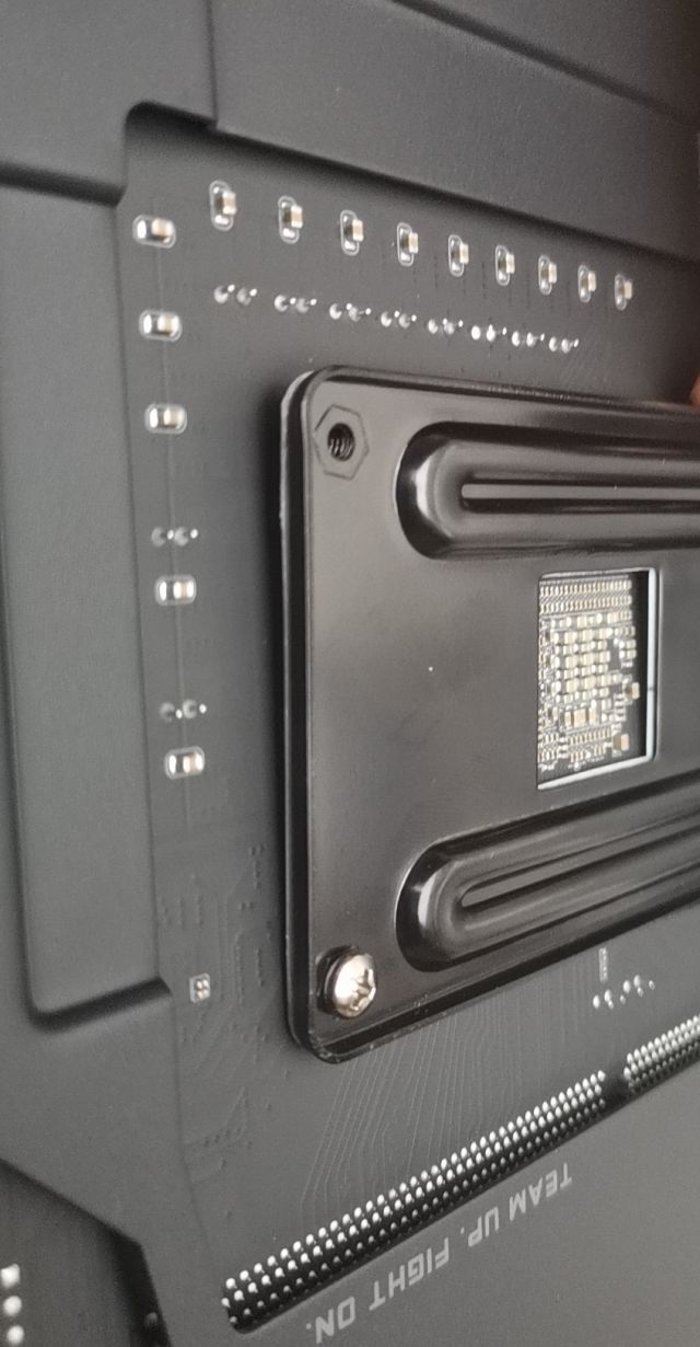 [求助]cpu散热器背板太大了怎么办