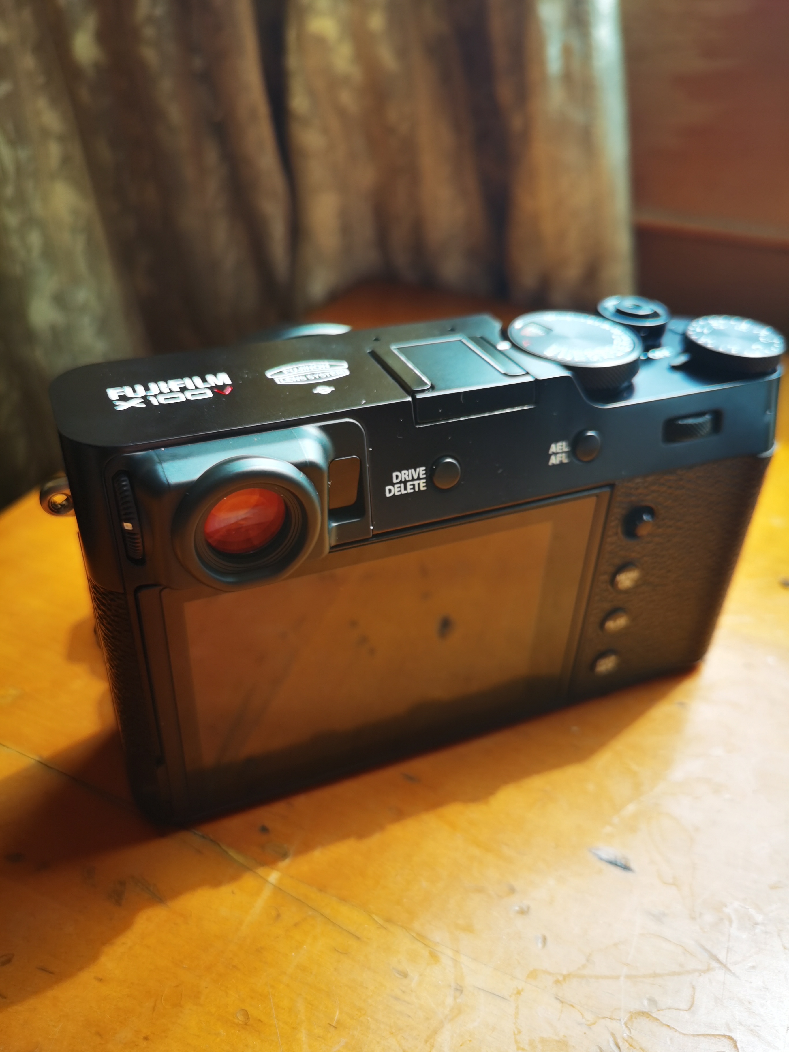 伪开箱一台富士x100v黑色