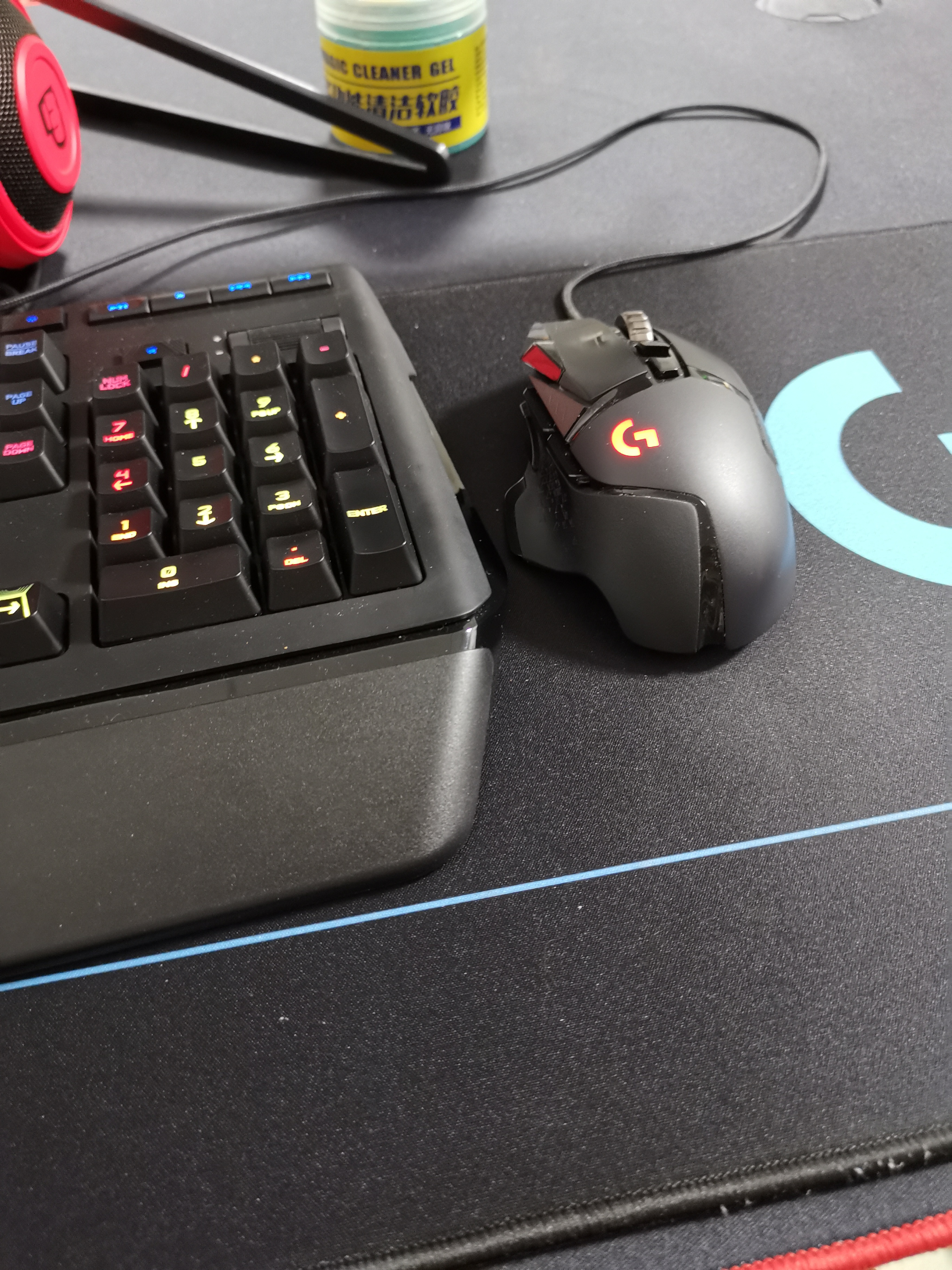 各位同僚,罗技g502鼠标打魔兽怎么样?