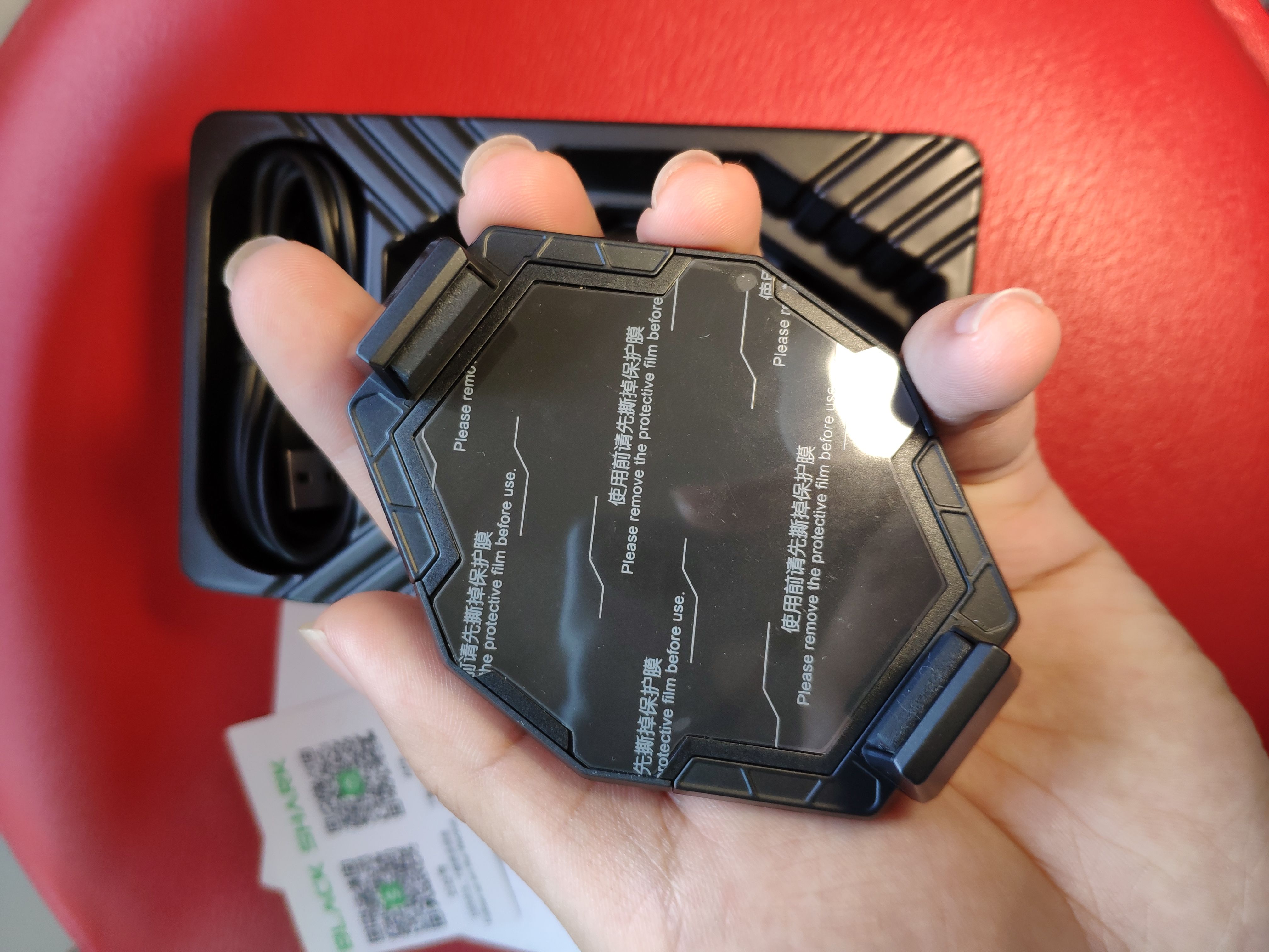 黑鲨散热背夹开箱