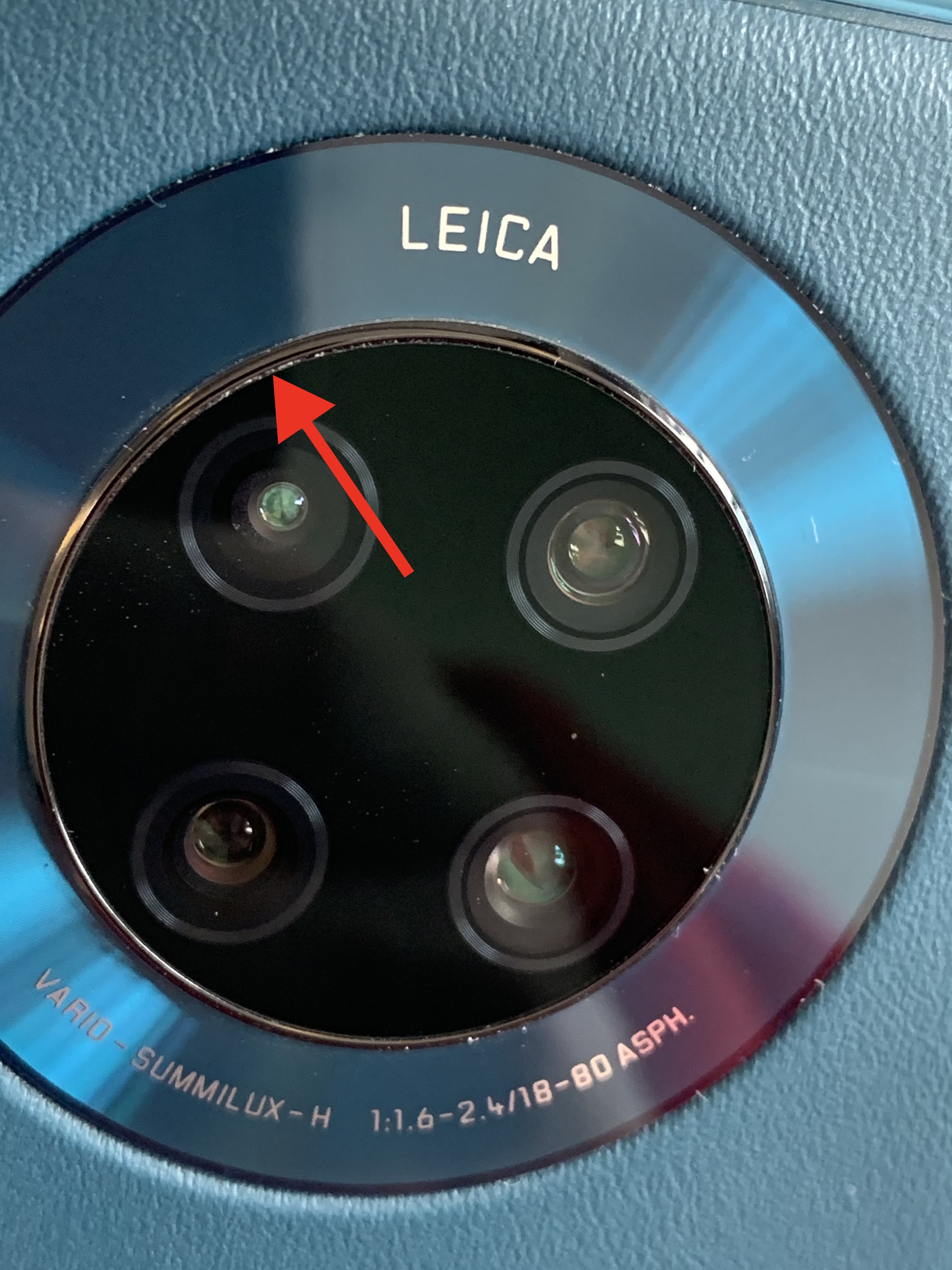 有mate30pro的坛友给看一下么摄像头积灰