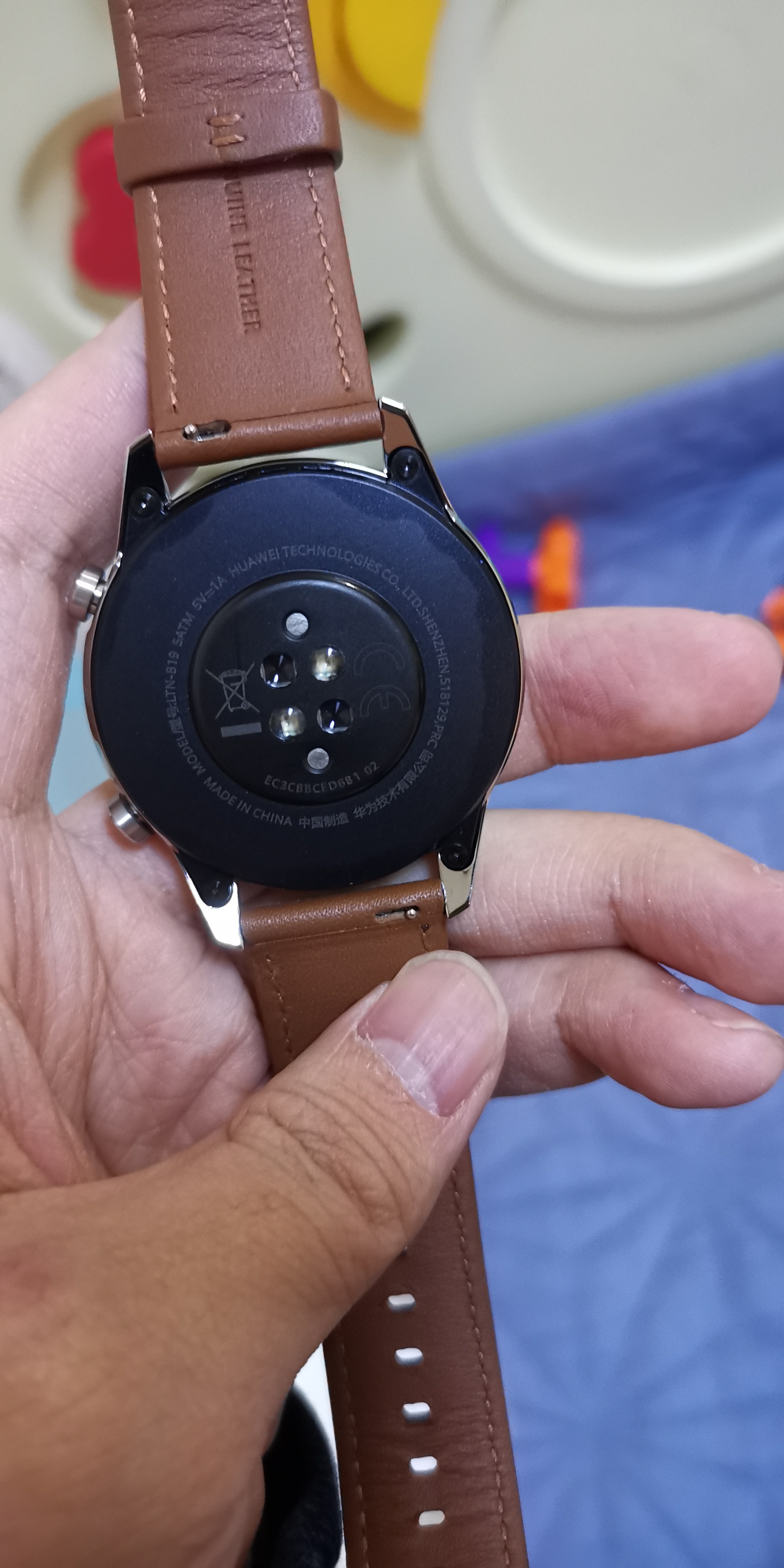 华为gt2的后盖正常吗