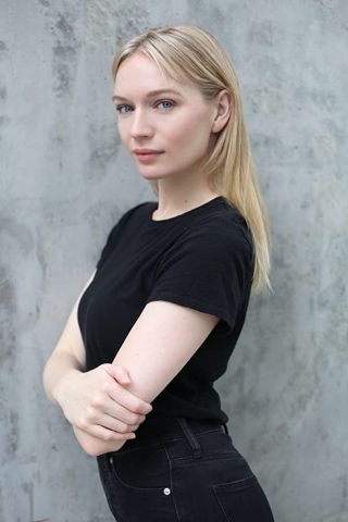 西部世界第四集那个白丝女演员叫啥