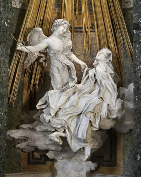 即使裹得严严实实,也依然性感[s:ac:哭笑]说到这个我就想起贝尔尼尼的