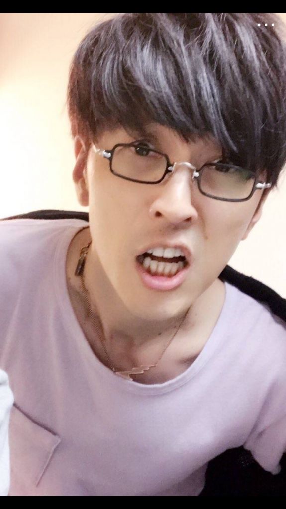 也是玩了ff7r才知道考哥是70后