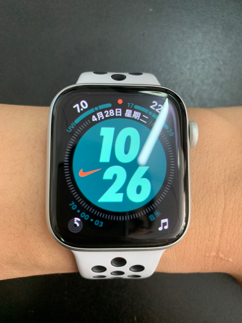 apple watch 4 nike版 44mm 银色表盘白色表带,2019.5.