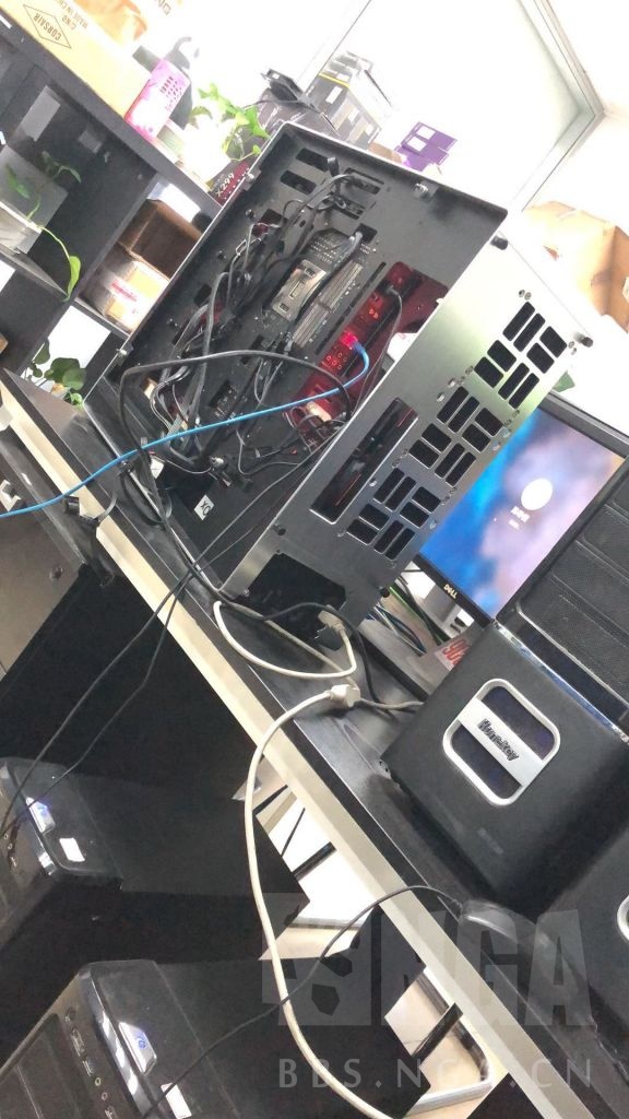 游戏外设出一个9成迎广909机箱