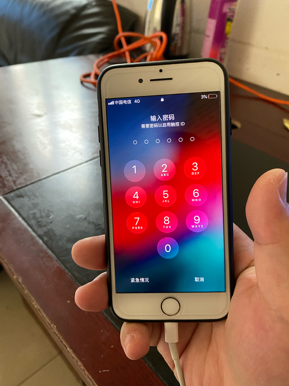 手机平板出个备用机苹果7128g金色已出希望版主删除