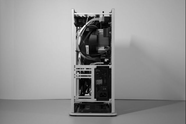 [量产确认中]极致纯粹的一体外壳13.97l直插垂直风道itx机箱