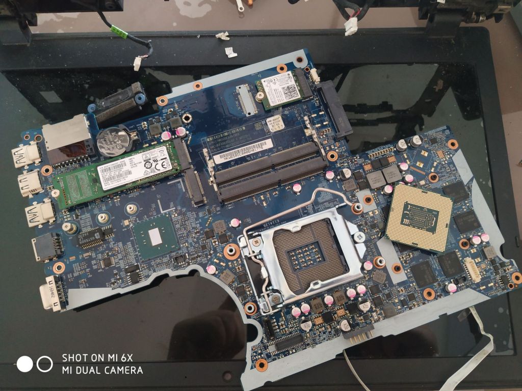 炫龙cw65s固态盘放在哪啊