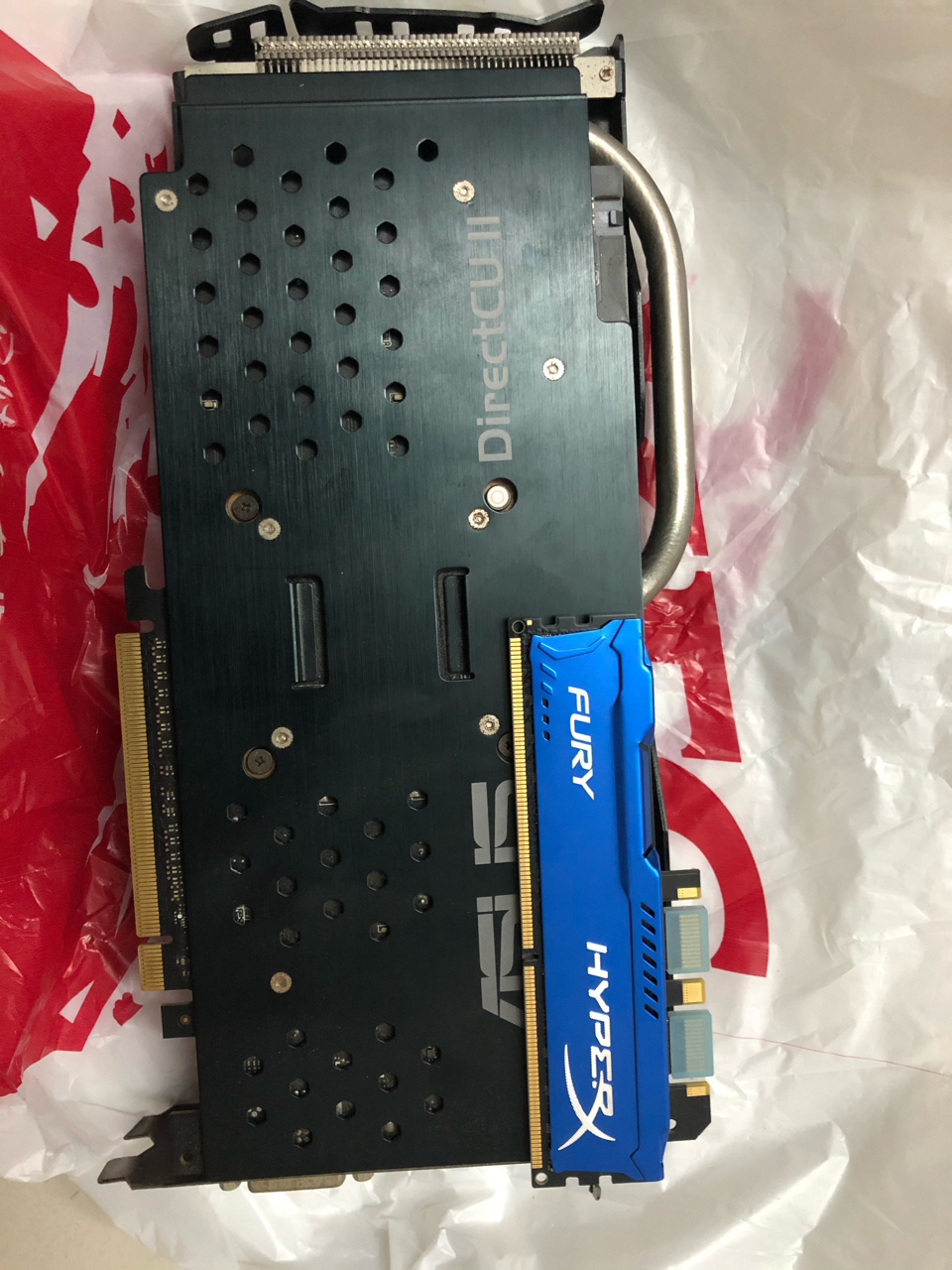 [电脑外设][电脑硬件]收一块自用的960以上显卡,金士顿8g-1600内存
