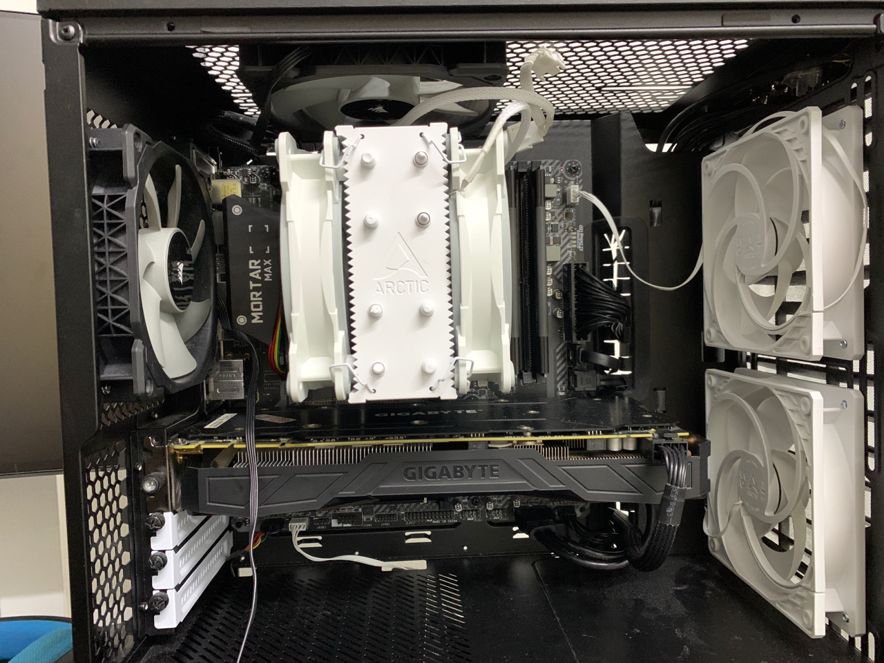 arctic的纯白p12可真漂亮