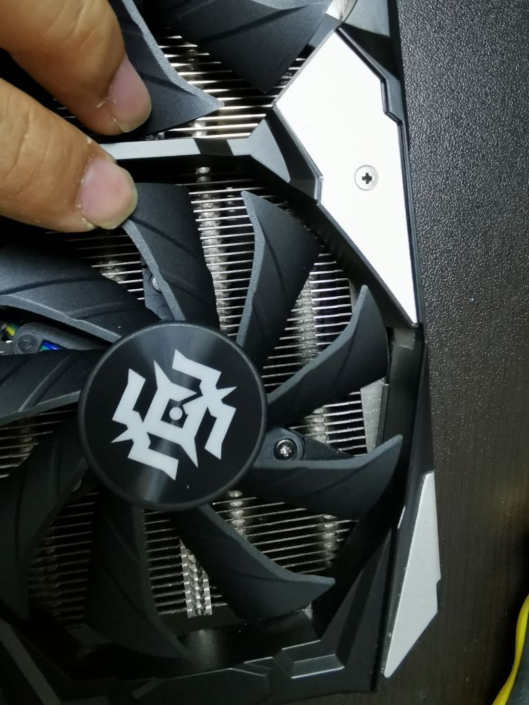 话说显卡的风扇正常来说是从冷排吸风,还是吹冷排?