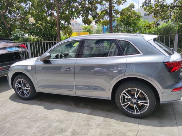 车版专栏提车作业奥迪q5l45t时尚季风灰灰简单提车作业