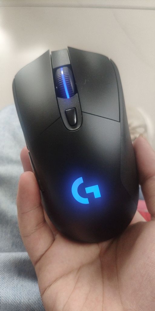 出罗技g703hero版鼠标