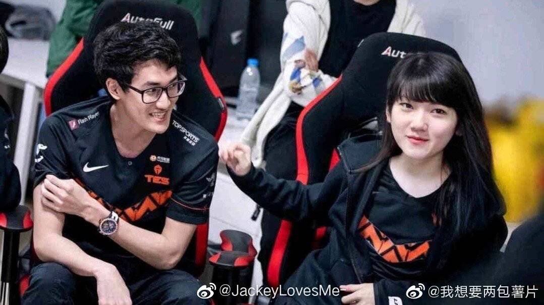 tes战队发一张水子哥和卡萨的照片