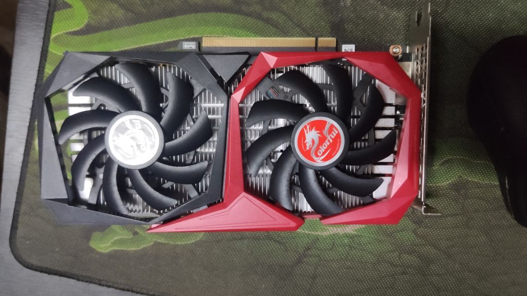 今天去装机,本来想买七彩虹1650s战斧,老板给我推荐1650s gaming