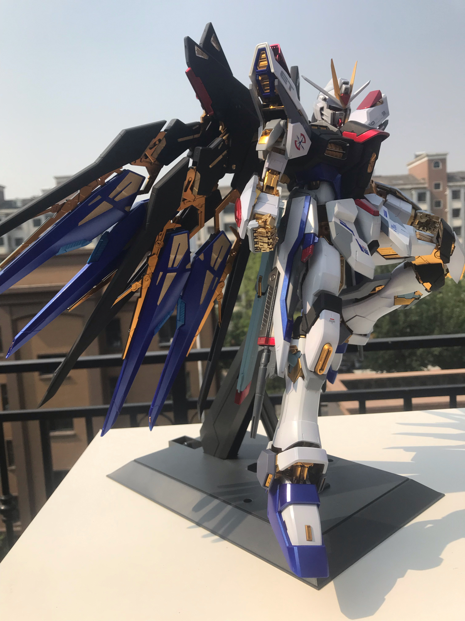 拼装把pg强袭自由套件做成mb风格