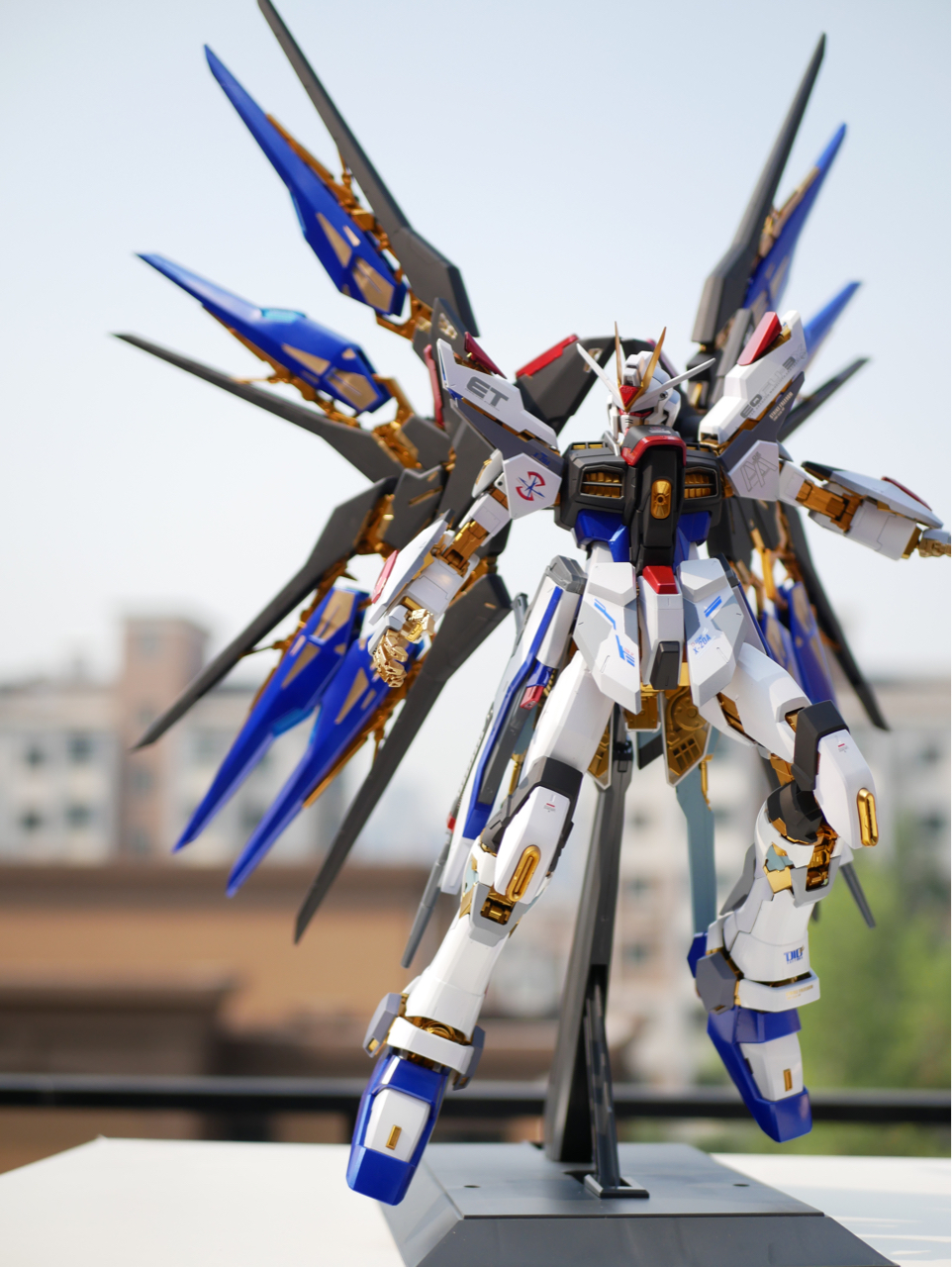 拼装把pg强袭自由套件做成mb风格