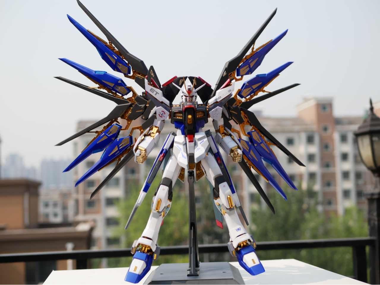 拼装把pg强袭自由套件做成mb风格