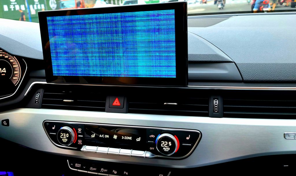 求助求助车机花屏