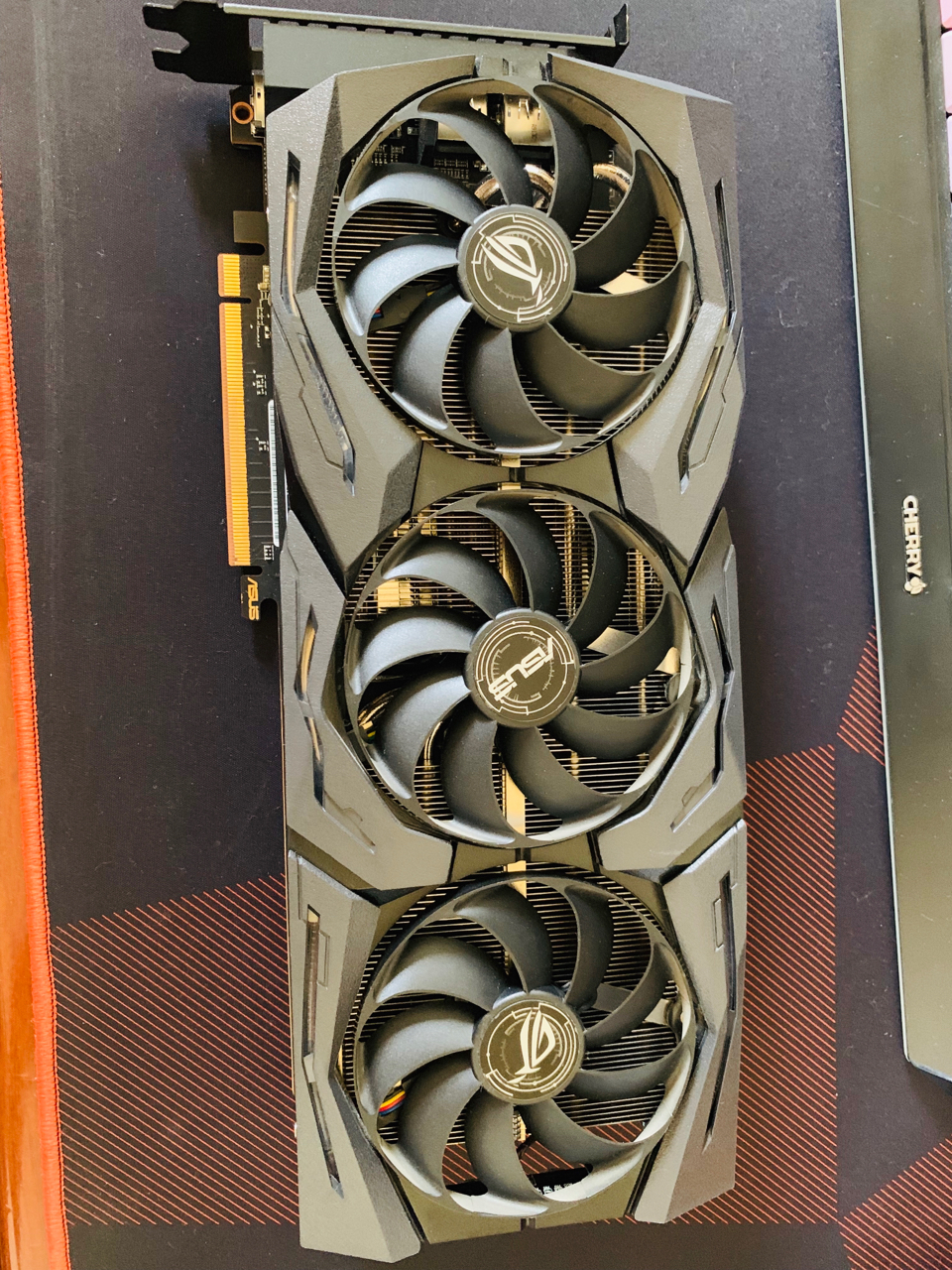 电脑硬件出售amd速龙4760kmatx板u套华硕rog猛禽5700xt一堆淘汰破烂