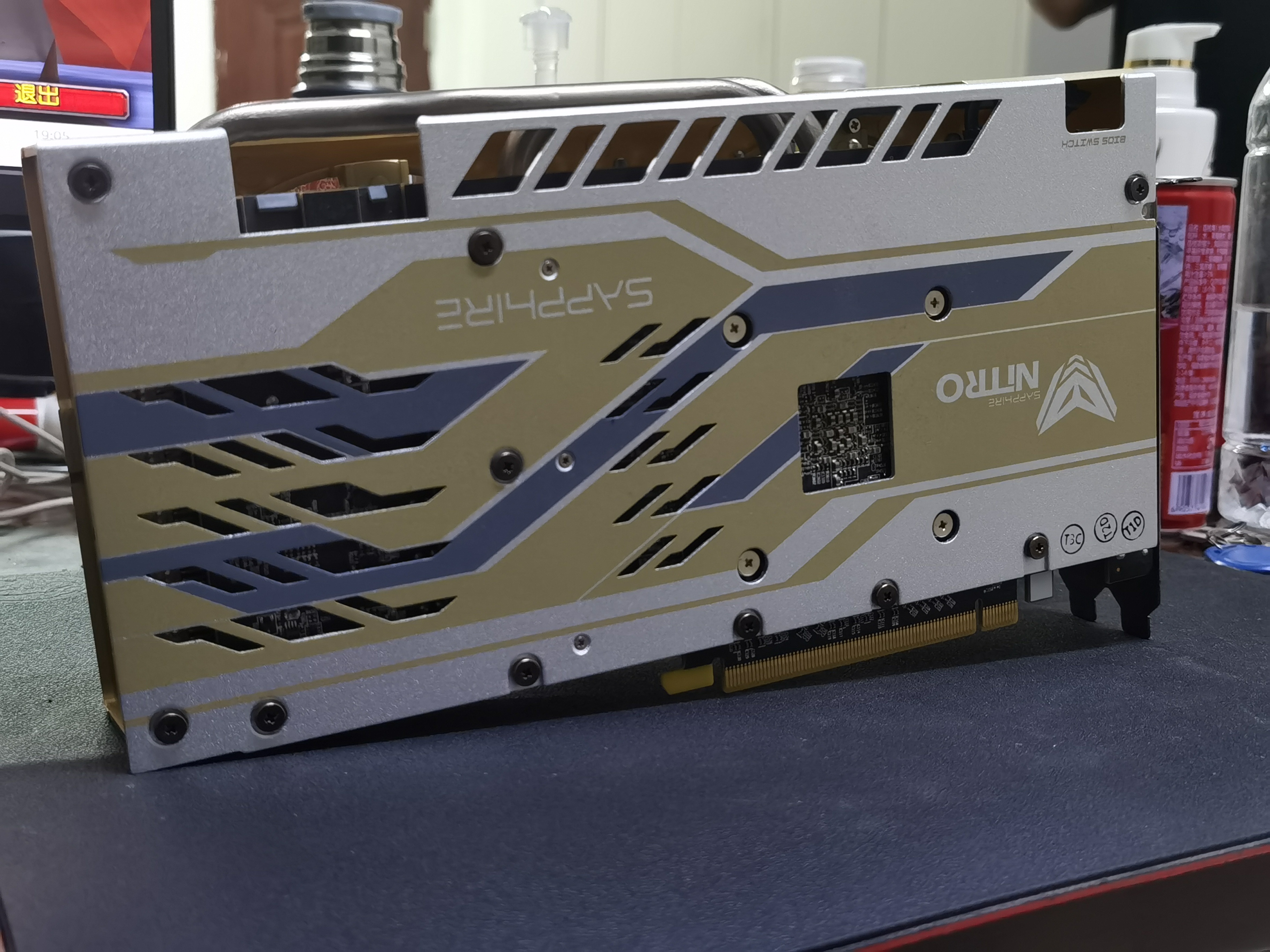 蓝宝石rx590金色五十周年版