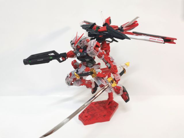 [拼装] 机甲先驱 透明红异端