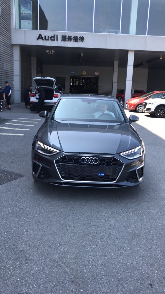 今天提了人生第一辆车a4l40quattro
