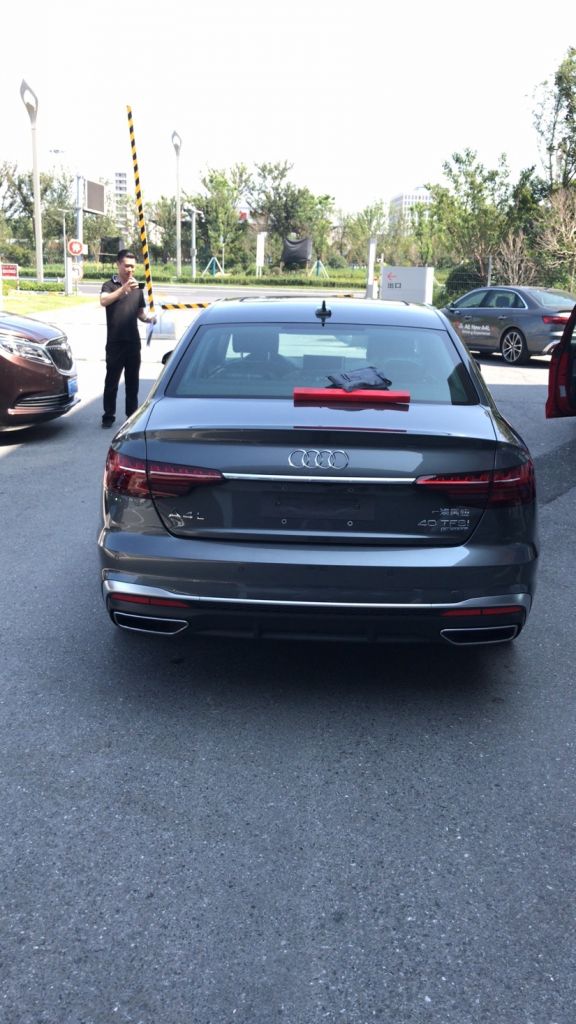 今天提了人生第一辆车a4l40quattro