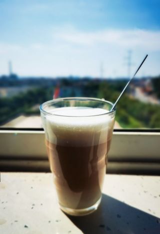 办公室自己喝咖啡